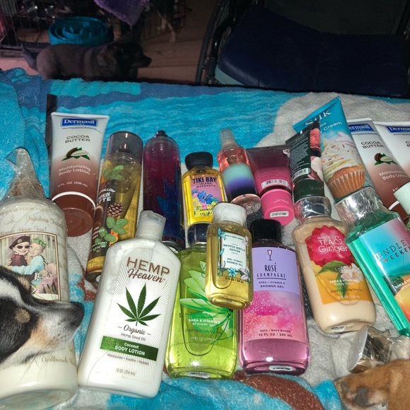 Traded to Eli 🌈Bath & body works🌈 - Picture 2 of 5